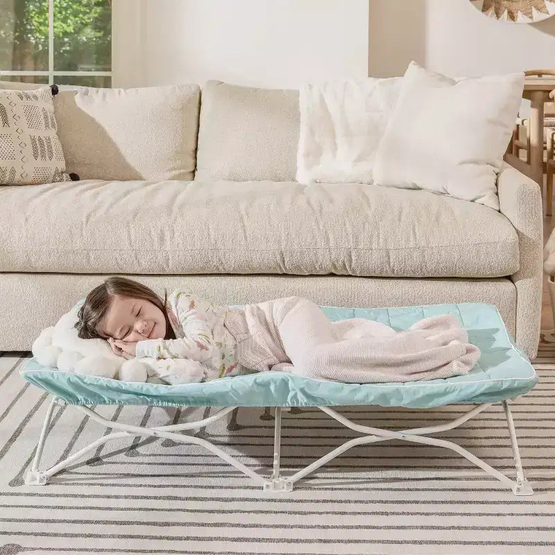 Lit de camp portable pour enfant avec drap matelassé imperméable, cadre en métal, vert clair, 2-5 ans