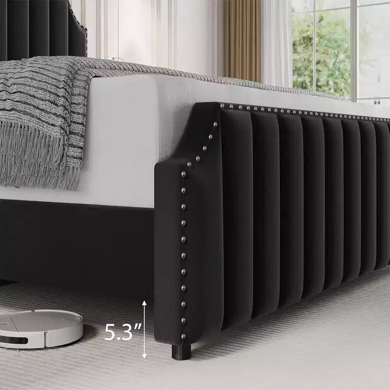 Cadre de lit plateforme Queen Size en velours avec tête et pied de lit touffetés à canaux de 50,2" de hauteur, garniture cloutée, gris