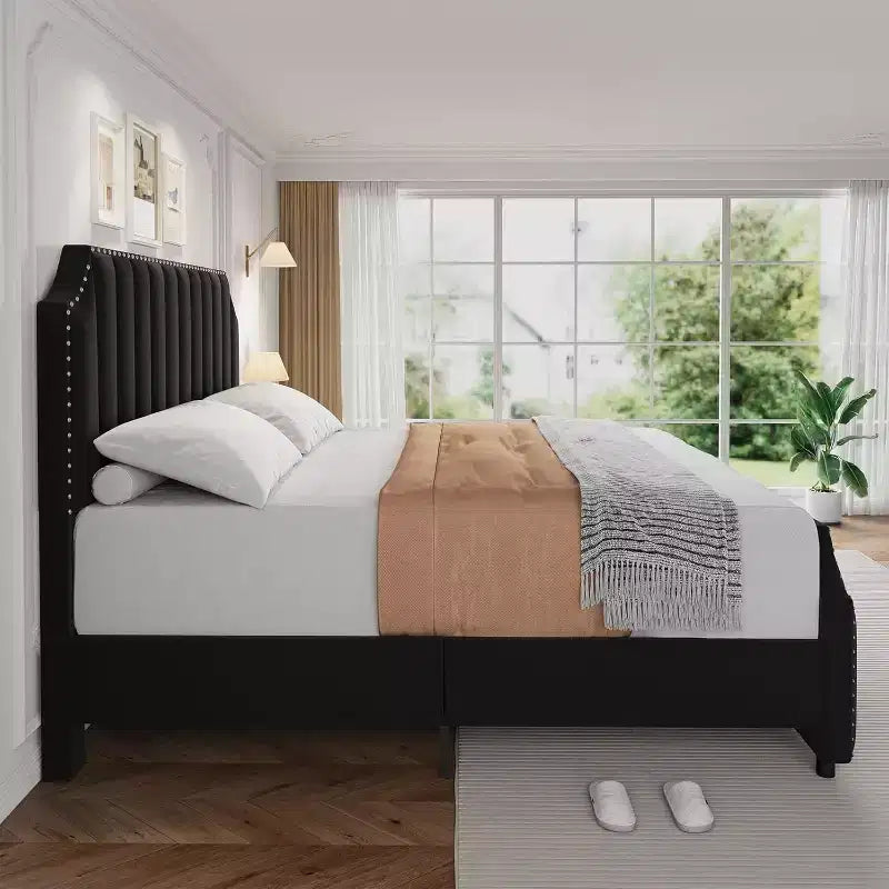 Cadre de lit plateforme Queen Size en velours avec tête et pied de lit touffetés à canaux de 50,2" de hauteur, garniture cloutée, gris