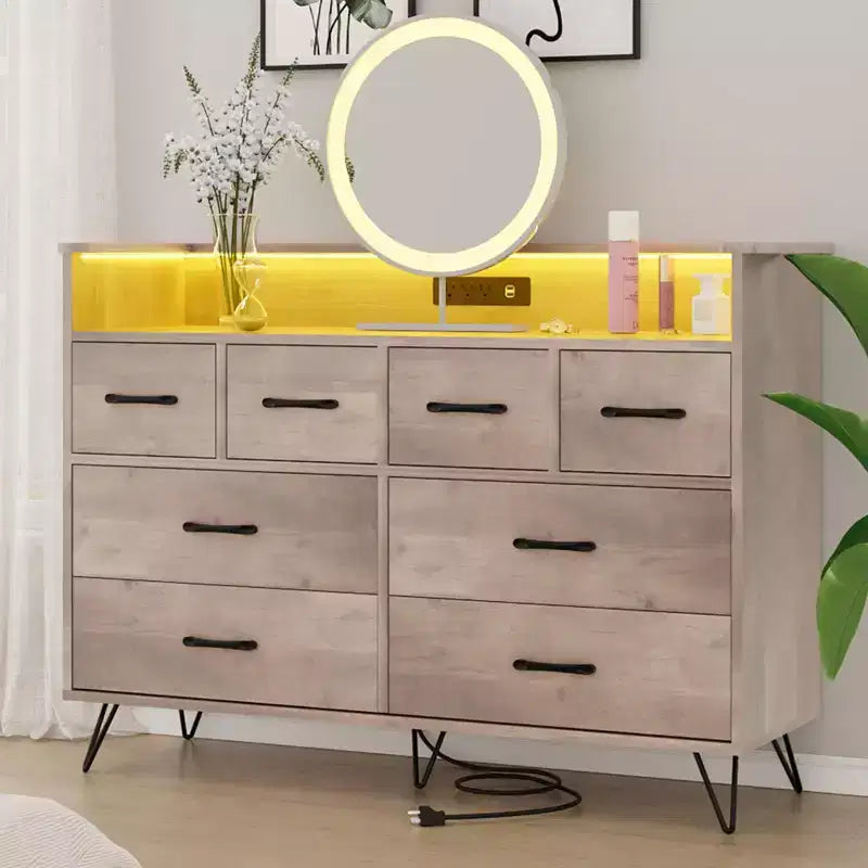 Commode 8 tiroirs avec prise de courant, lumières LED et poignées dorées, commode moderne en bois, blanche