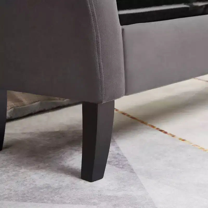 Banc de rangement capitonné en velours avec accoudoirs incurvés et pieds en bois massif, Pouf gris