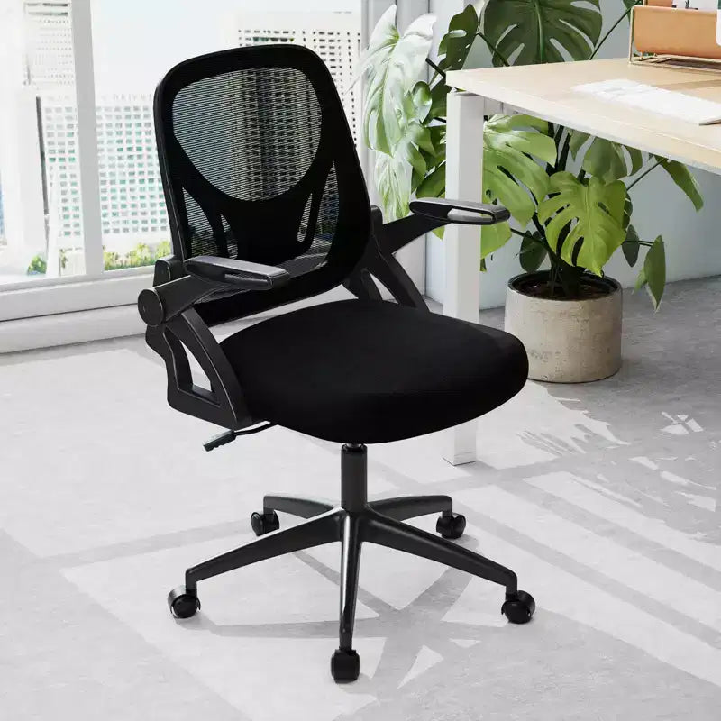 Fauteuil de bureau ergonomique en maille avec support lombaire, accoudoirs relevables et roulettes, 150 kg