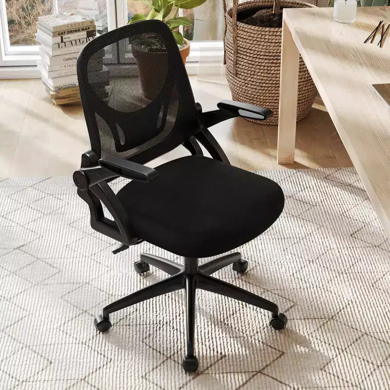 Fauteuil de bureau ergonomique en maille avec support lombaire, accoudoirs relevables et roulettes, 150 kg