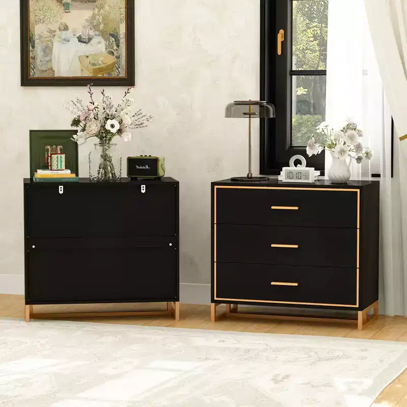 Table de chevet moderne à 3 tiroirs avec cadre métallique ouvert, finition noire et dorée, hauteur 72,9 cm