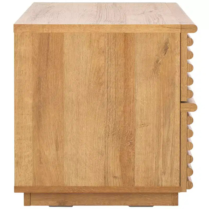 Table de chevet à 2 tiroirs avec détails en bois cannelé et pieds fuselés, finition noyer