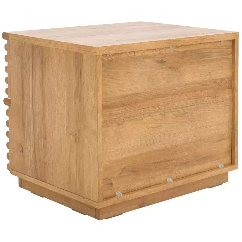 Table de chevet à 2 tiroirs avec détails en bois cannelé et pieds fuselés, finition noyer