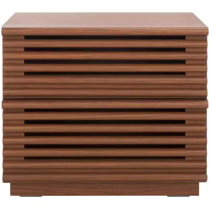 Table de chevet à 2 tiroirs avec détails en bois cannelé et pieds fuselés, finition noyer